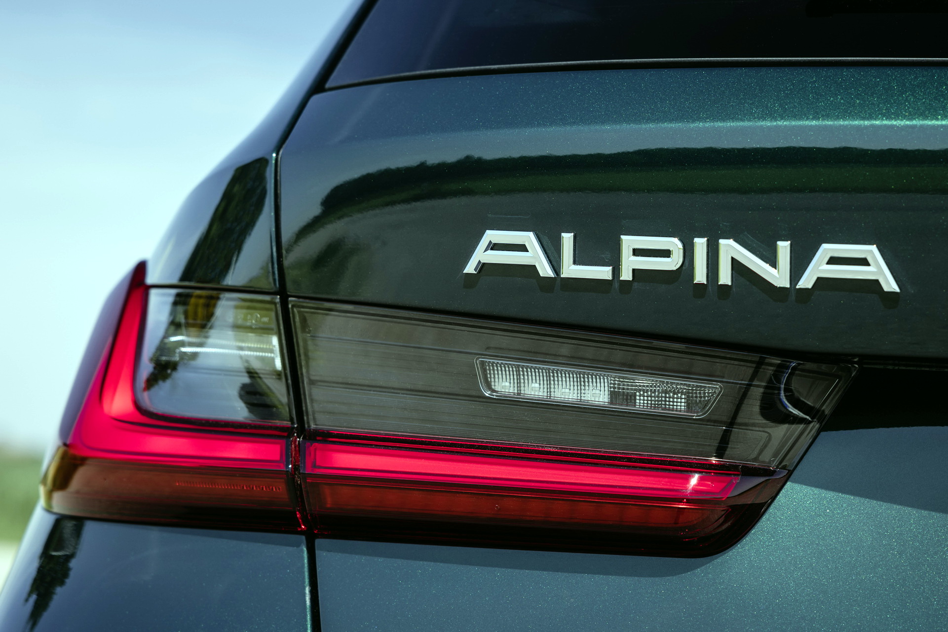 Download 2023 ALPINA B3 Wagon - Tail Light HD Wallpaper 1921x1281 #29