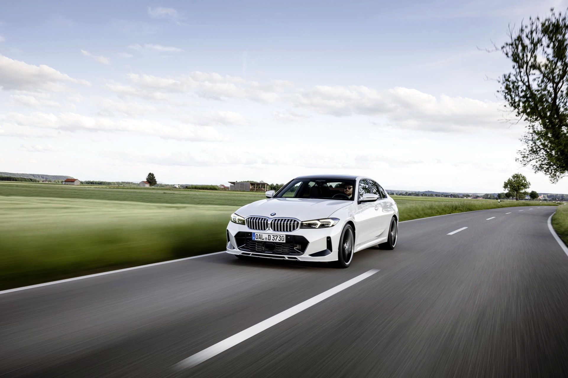 Download 2023 ALPINA D3 S Sedan - Front Three-Quarter HD Wallpaper 1921x1281 #9