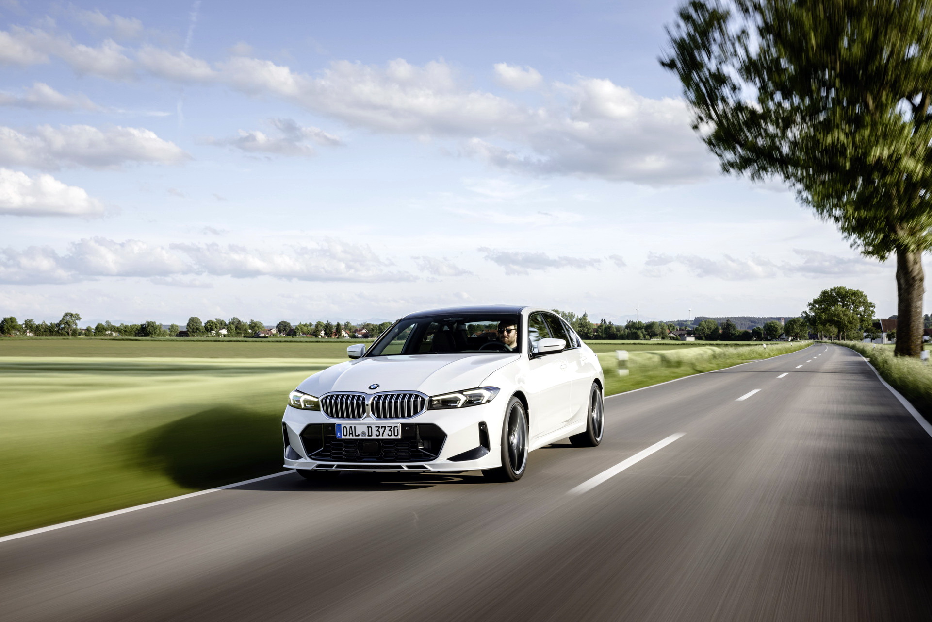 Download 2023 ALPINA D3 S Sedan - Front Three-Quarter HD Wallpaper 1921x1281 #2