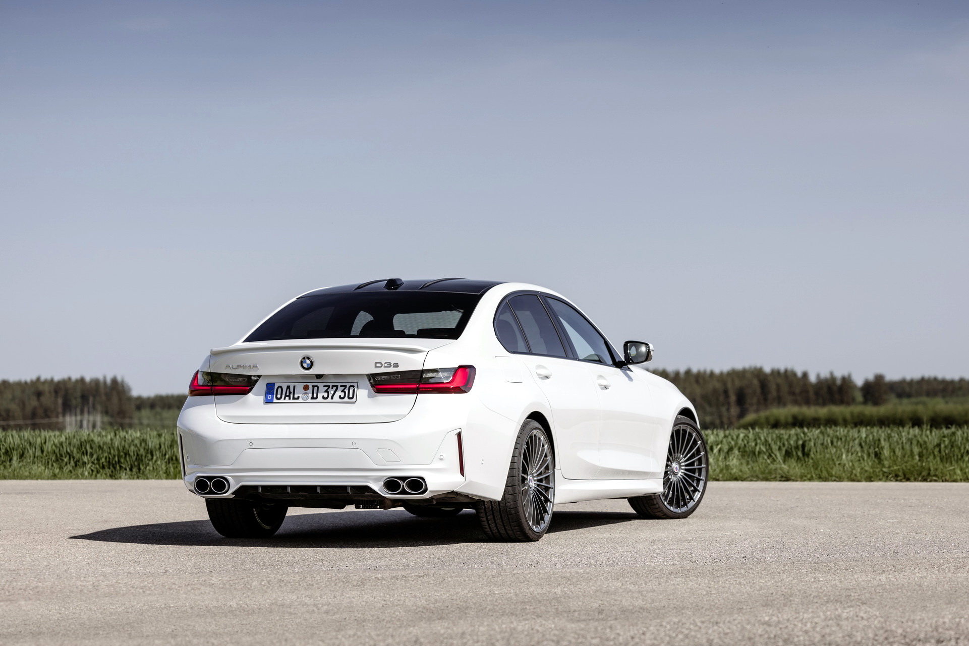 Download 2023 ALPINA D3 S Sedan - Rear Three-Quarter HD Wallpaper 1921x1281 #16