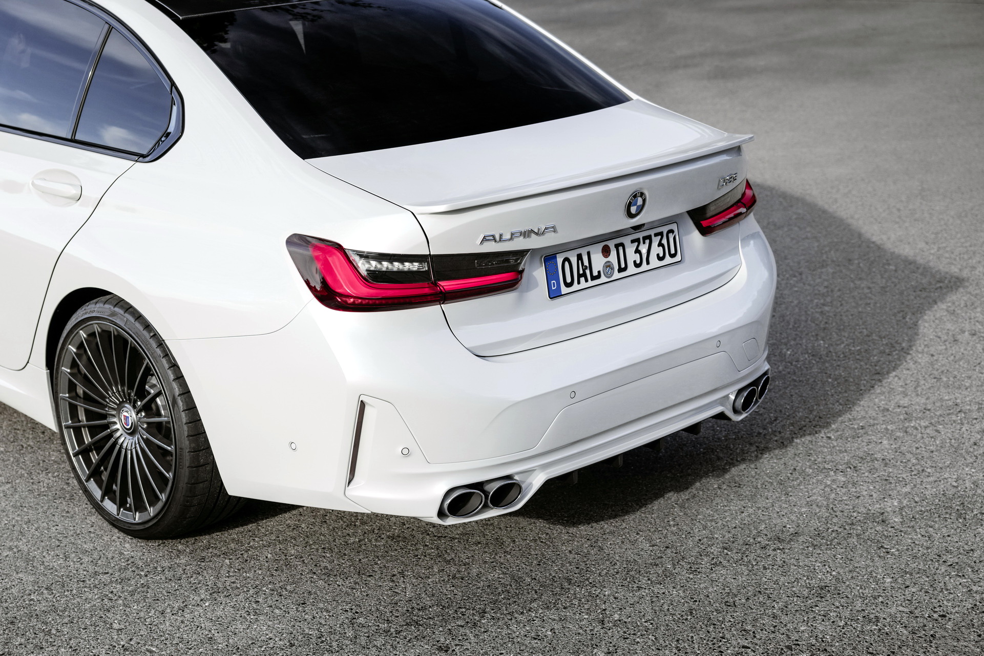 Download 2023 ALPINA D3 S Sedan - Rear HD Wallpaper 1921x1281 #29