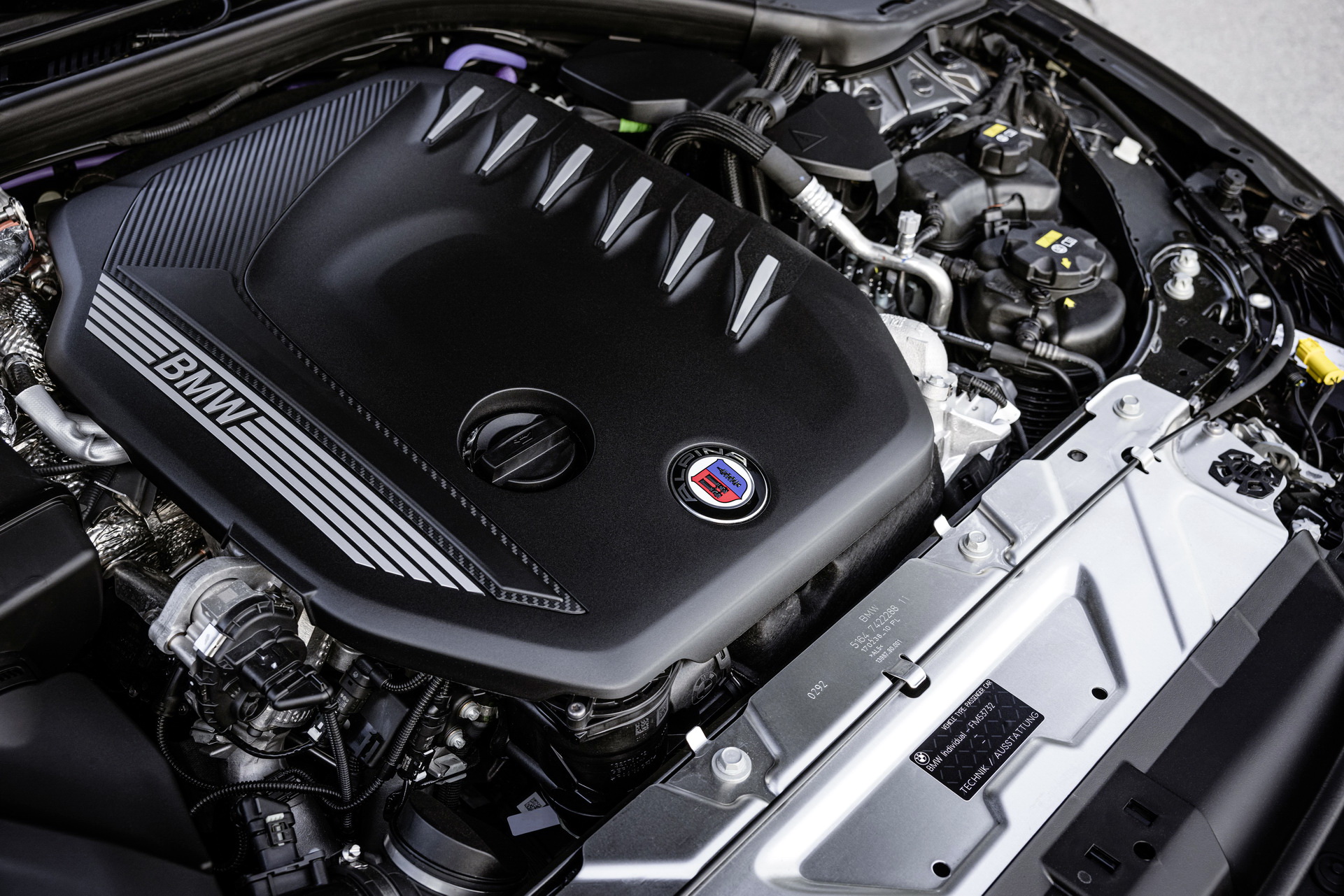 Download 2023 ALPINA D3 S Wagon - Engine HD Wallpaper 1921x1281 #31