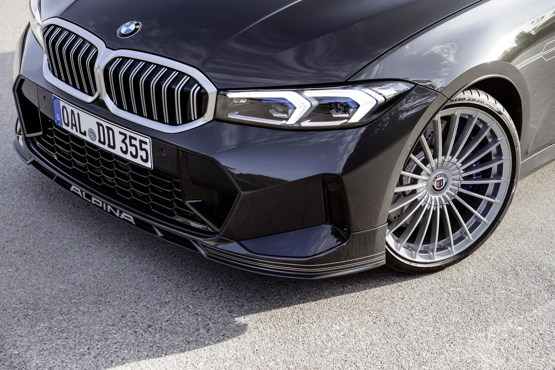 Download 2023 ALPINA D3 S Wagon - Front HD Wallpaper 1921x1281 #26