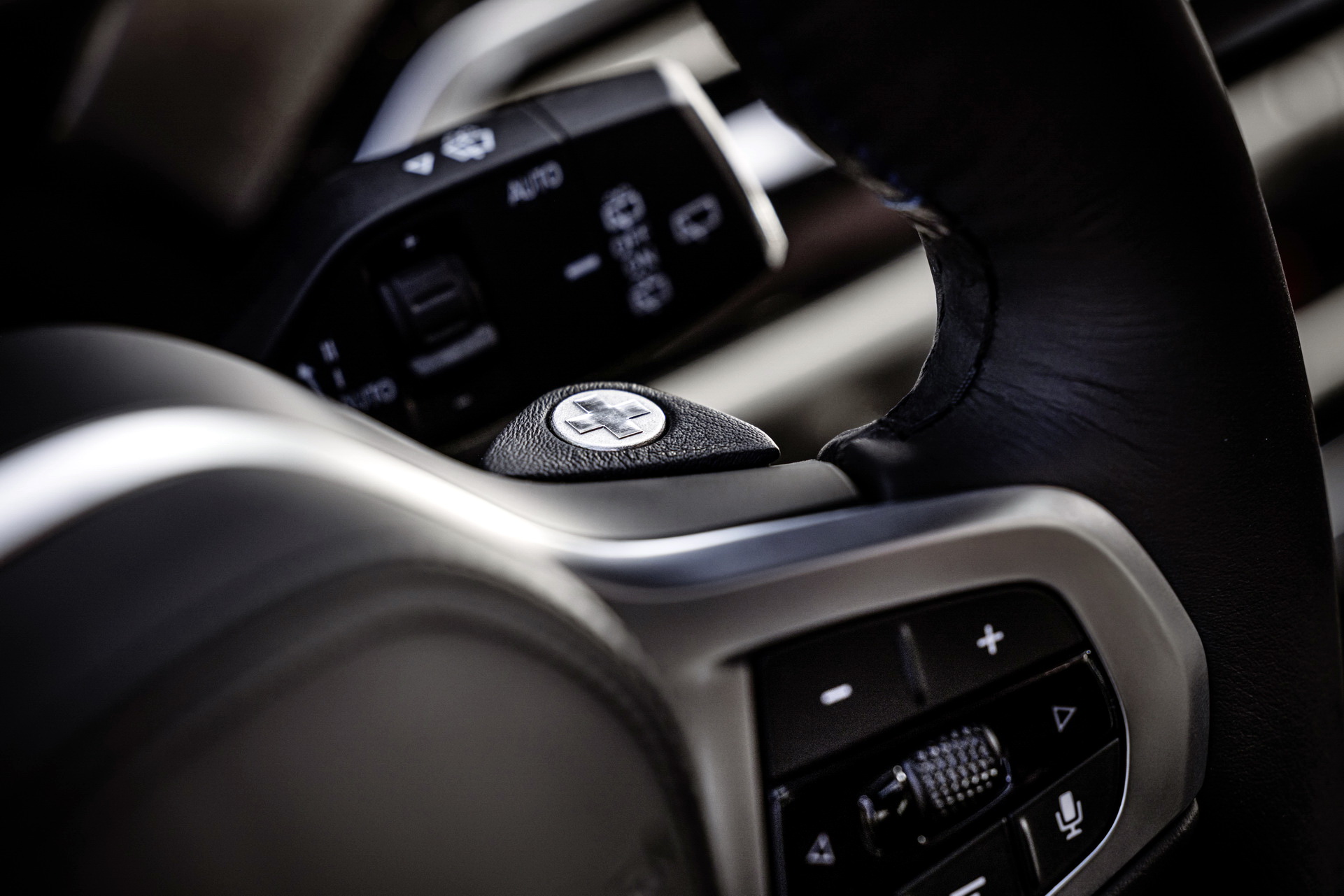 Download 2023 ALPINA D3 S Wagon - Paddle Shifters HD Wallpaper 1921x1281 #33