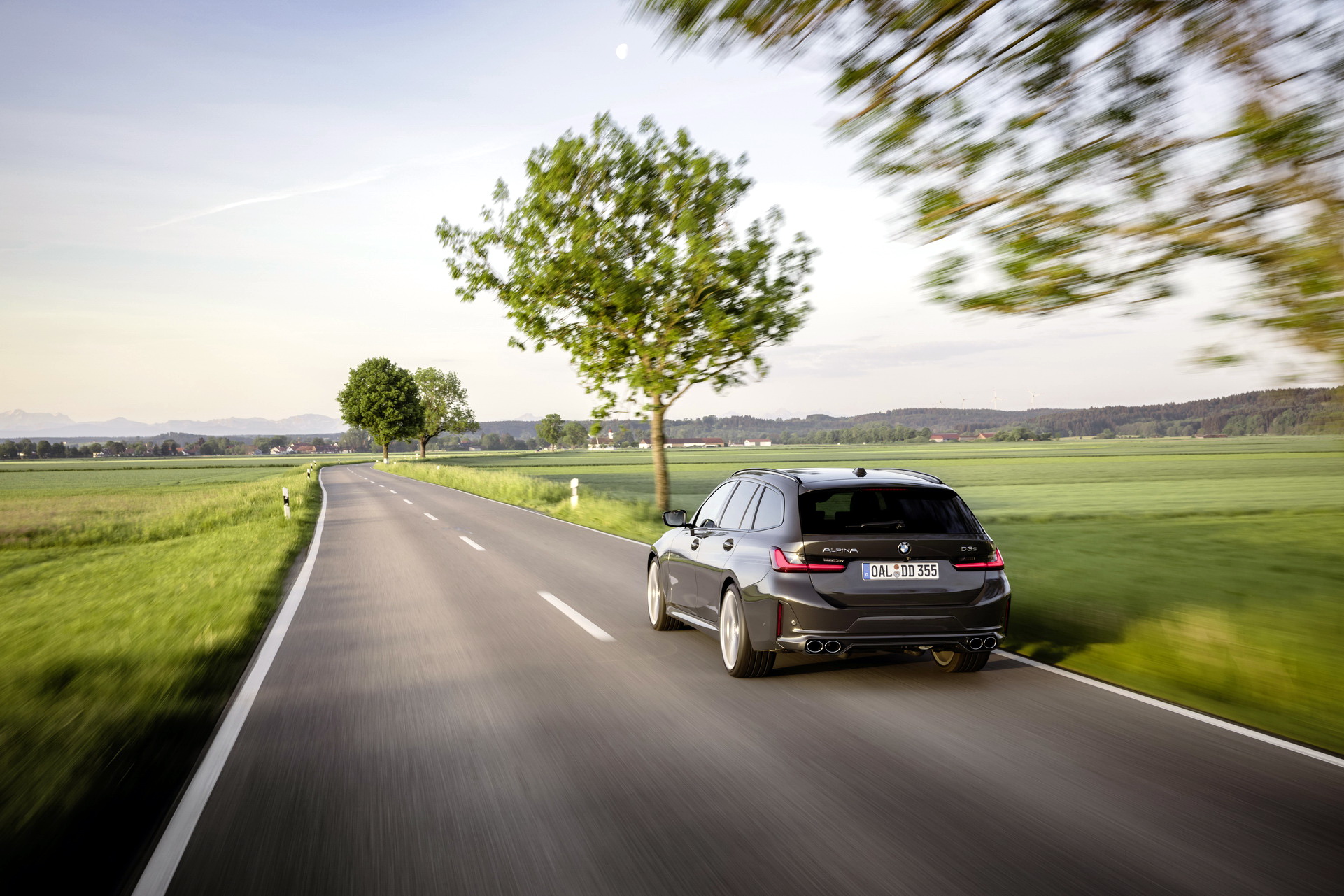 Download 2023 ALPINA D3 S Wagon - Rear Three-Quarter HD Wallpaper 1921x1281 #12