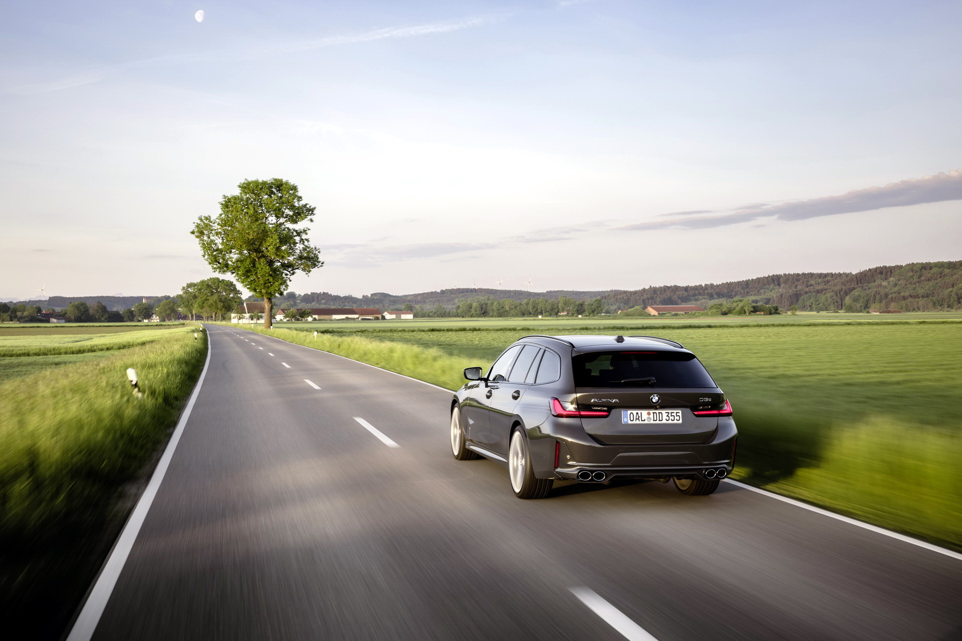 Download 2023 ALPINA D3 S Wagon - Rear Three-Quarter HD Wallpaper 1921x1281 #4