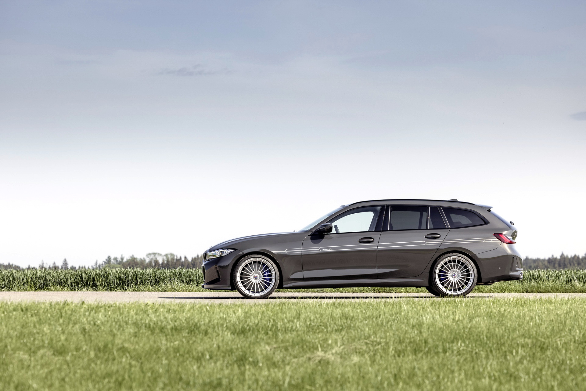 Download 2023 ALPINA D3 S Wagon - Side HD Wallpaper 1921x1281 #19