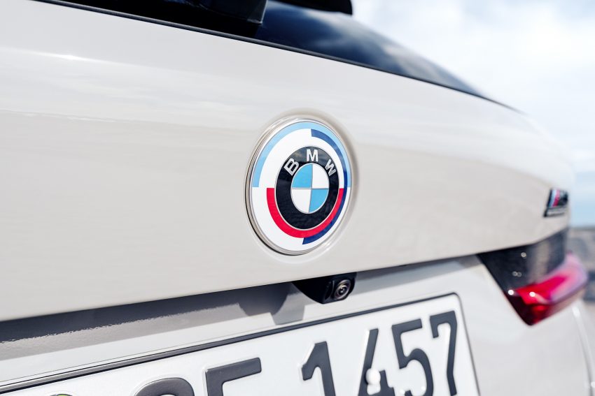 2023 BMW M3 Touring - Badge Wallpaper 850x567 #115