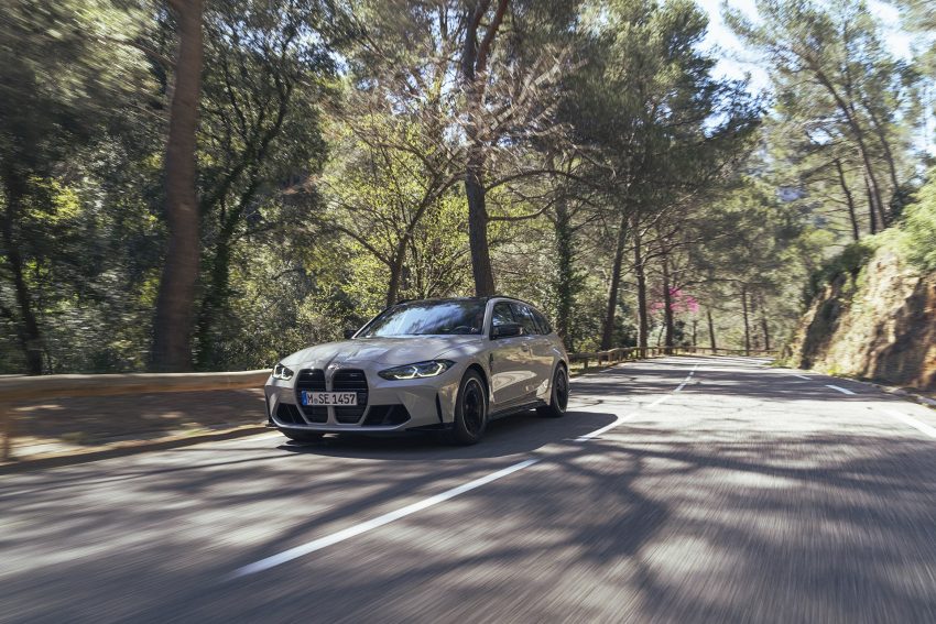 2023 BMW M3 Touring - Front Three-Quarter Wallpaper 850x567 #17