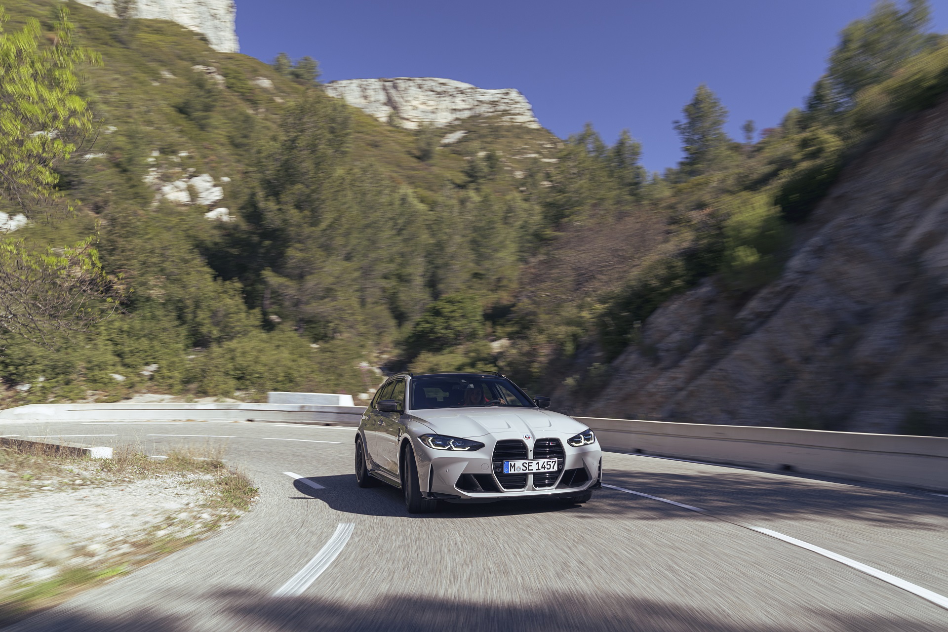 Download 2023 BMW M3 Touring - Front HD Wallpaper 1920x1280 #22