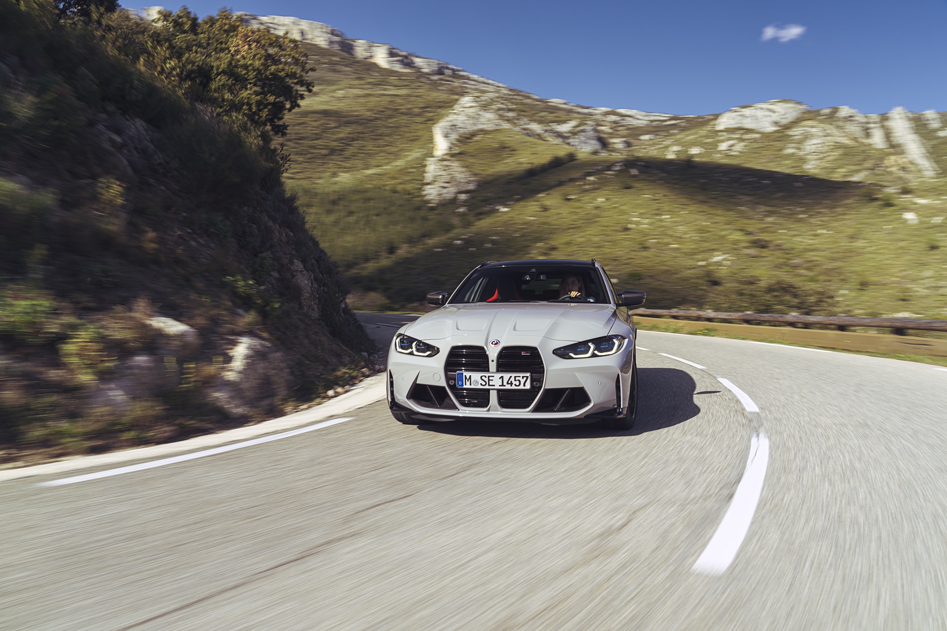 Download 2023 BMW M3 Touring - Front HD Wallpaper 1920x1280 #12