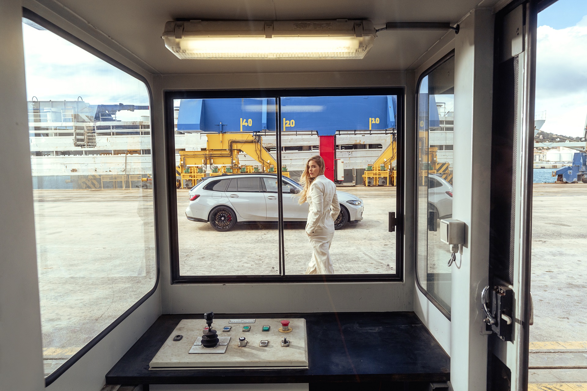 Download 2023 BMW M3 Touring - Side HD Wallpaper 1920x1280 #55