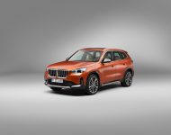 2023 BMW X1 xDrive23i - Front Three-Quarter Wallpaper 190x150