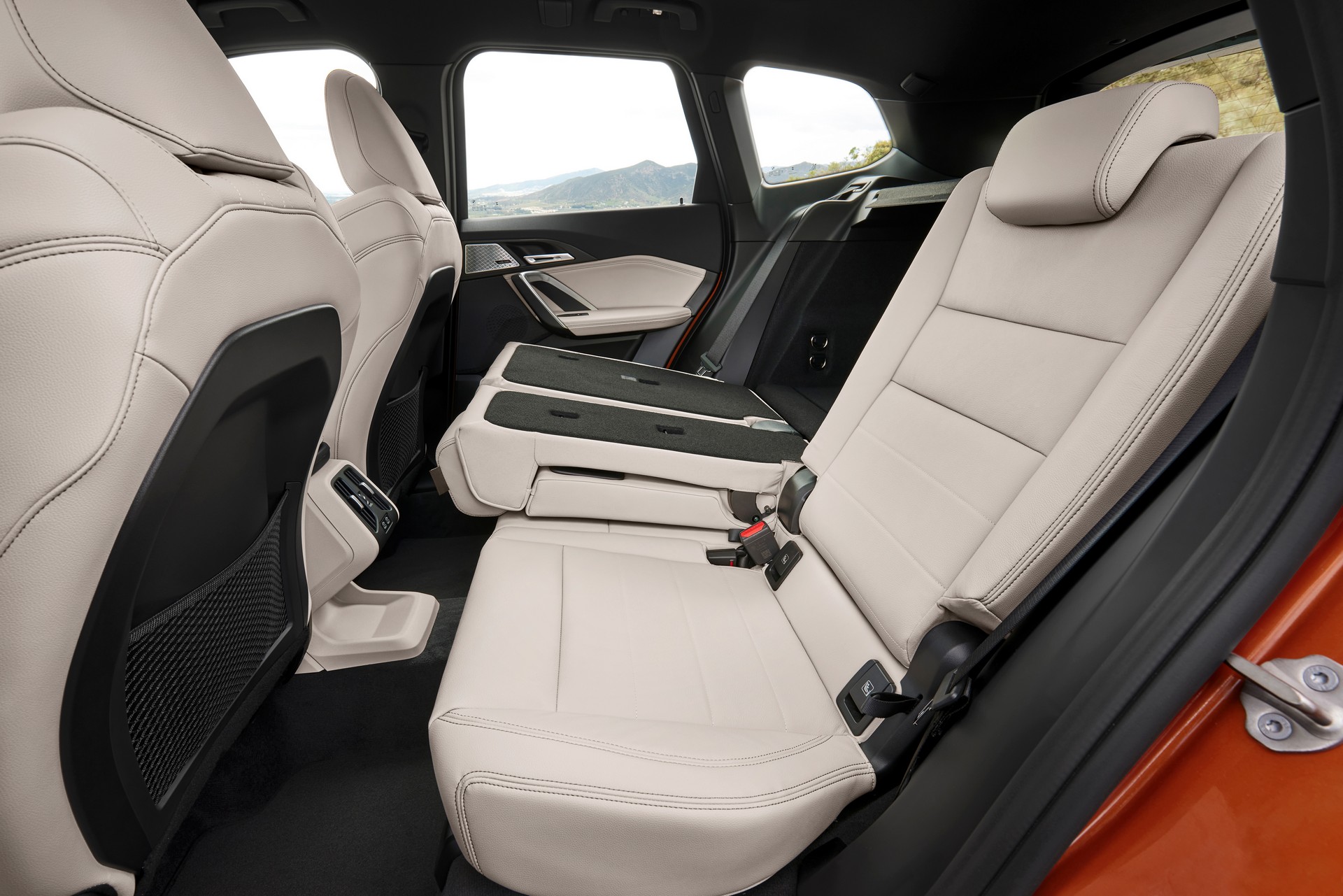 Download 2023 BMW X1 xDrive23i - Interior, Rear Seats HD Wallpaper 1920x1281 #53