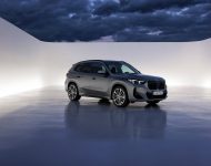 2023 BMW X1 xDrive30e - Front Three-Quarter Wallpaper 190x150