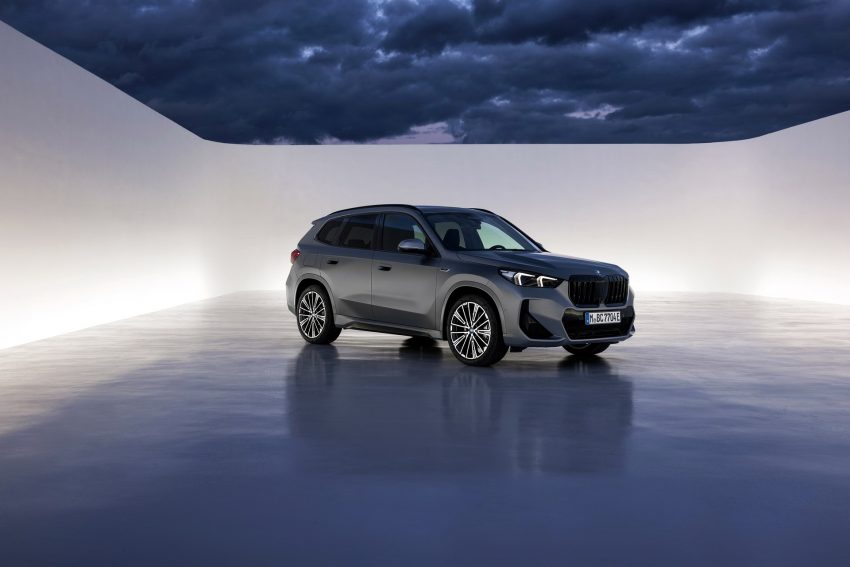 2023 BMW X1 xDrive30e - Front Three-Quarter Wallpaper 850x567 #27