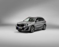 2023 BMW X1 xDrive30e - Front Three-Quarter Wallpaper 190x150
