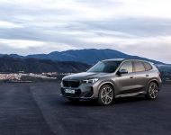 2023 BMW X1 xDrive30e - Front Three-Quarter Wallpaper 190x150