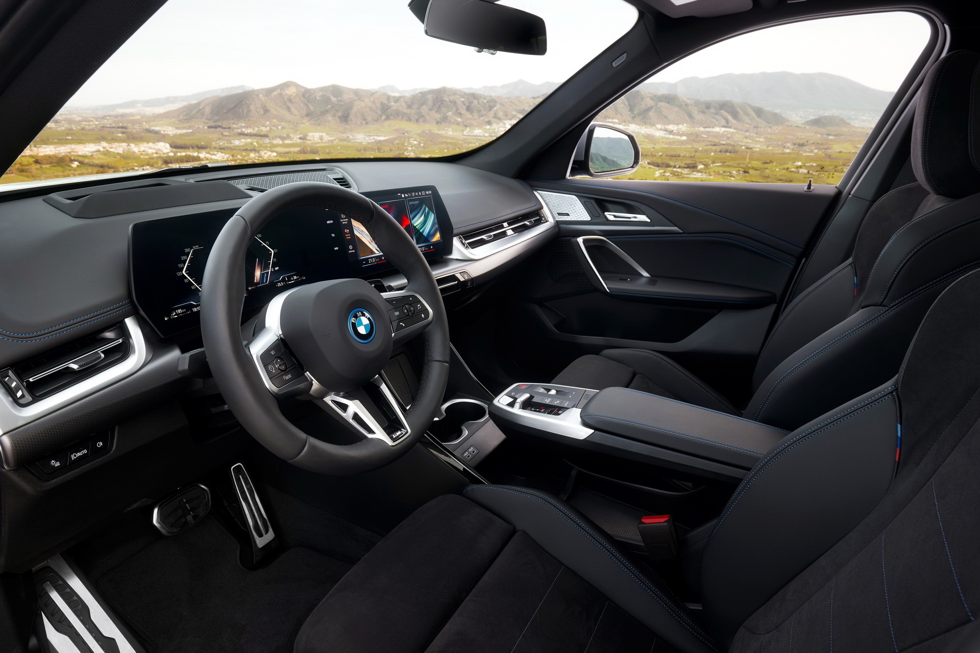Download 2023 BMW X1 xDrive30e - Interior HD Wallpaper 1920x1281 #25