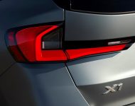 2023 BMW X1 xDrive30e - Tail Light Wallpaper 190x150