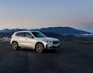 2023 BMW iX1 xDrive30 - Front Three-Quarter Wallpaper 190x150