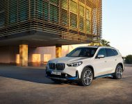 2023 BMW iX1 xDrive30 - Front Three-Quarter Wallpaper 190x150