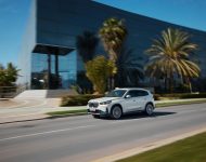 2023 BMW iX1 xDrive30 - Front Three-Quarter Wallpaper 190x150