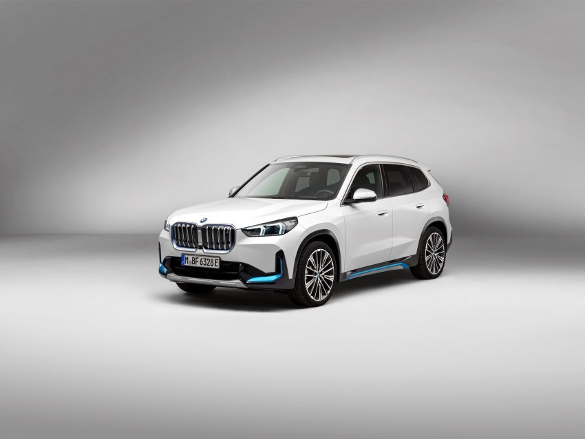 2023 BMW iX1 xDrive30 - Front Three-Quarter Wallpaper 850x638 #56