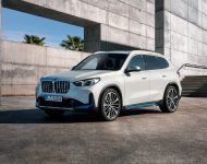 2023 BMW iX1 xDrive30 - Front Three-Quarter Wallpaper 190x150