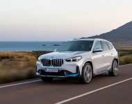 2023 BMW iX1 xDrive30 - Front Three-Quarter Wallpaper 190x150