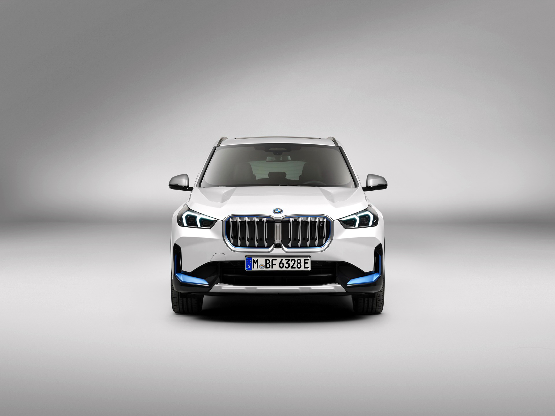 Download 2023 BMW iX1 xDrive30 - Front HD Wallpaper 1920x1440 #57