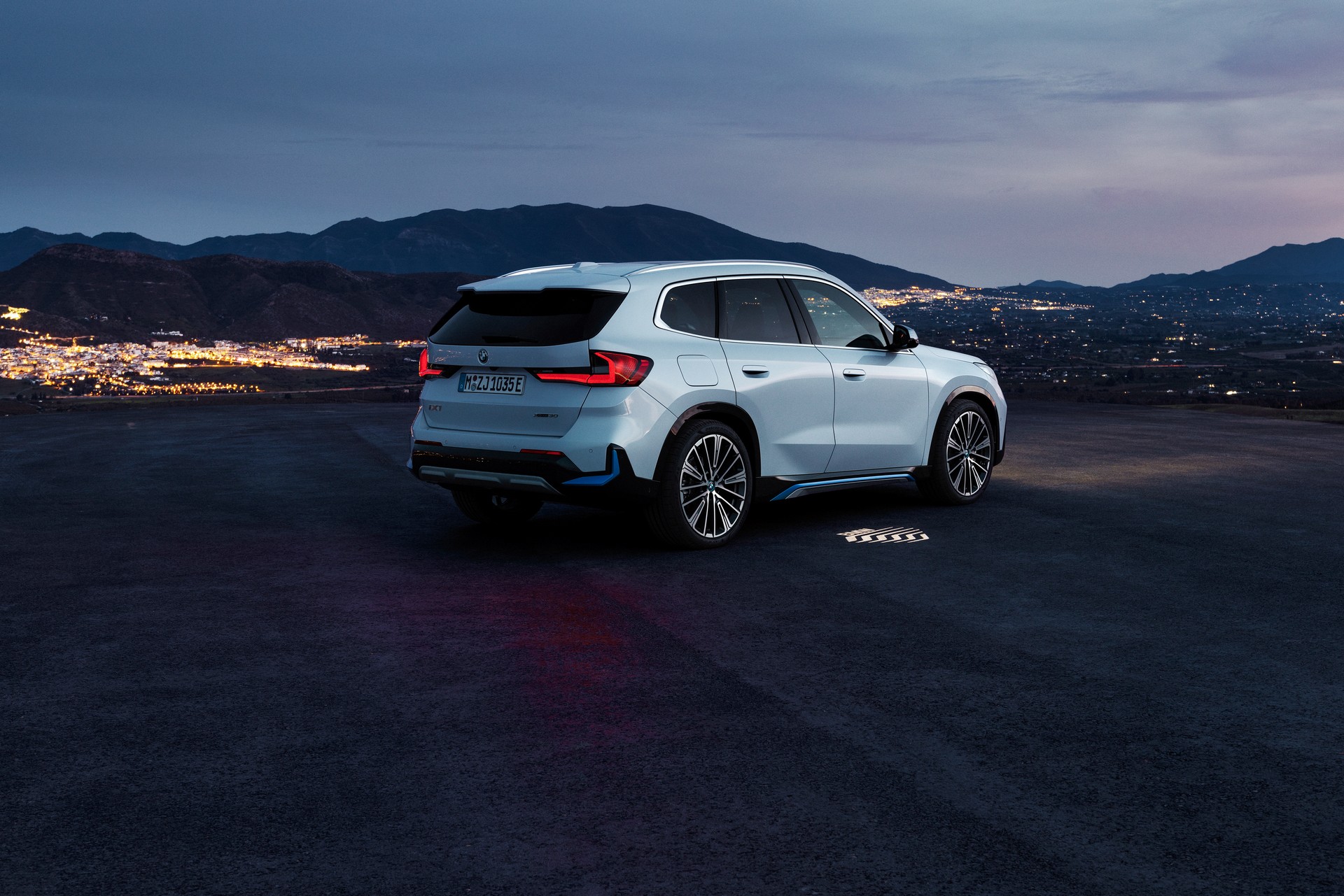 Download 2023 BMW iX1 xDrive30 - Rear Three-Quarter HD Wallpaper 1920x1281 #44