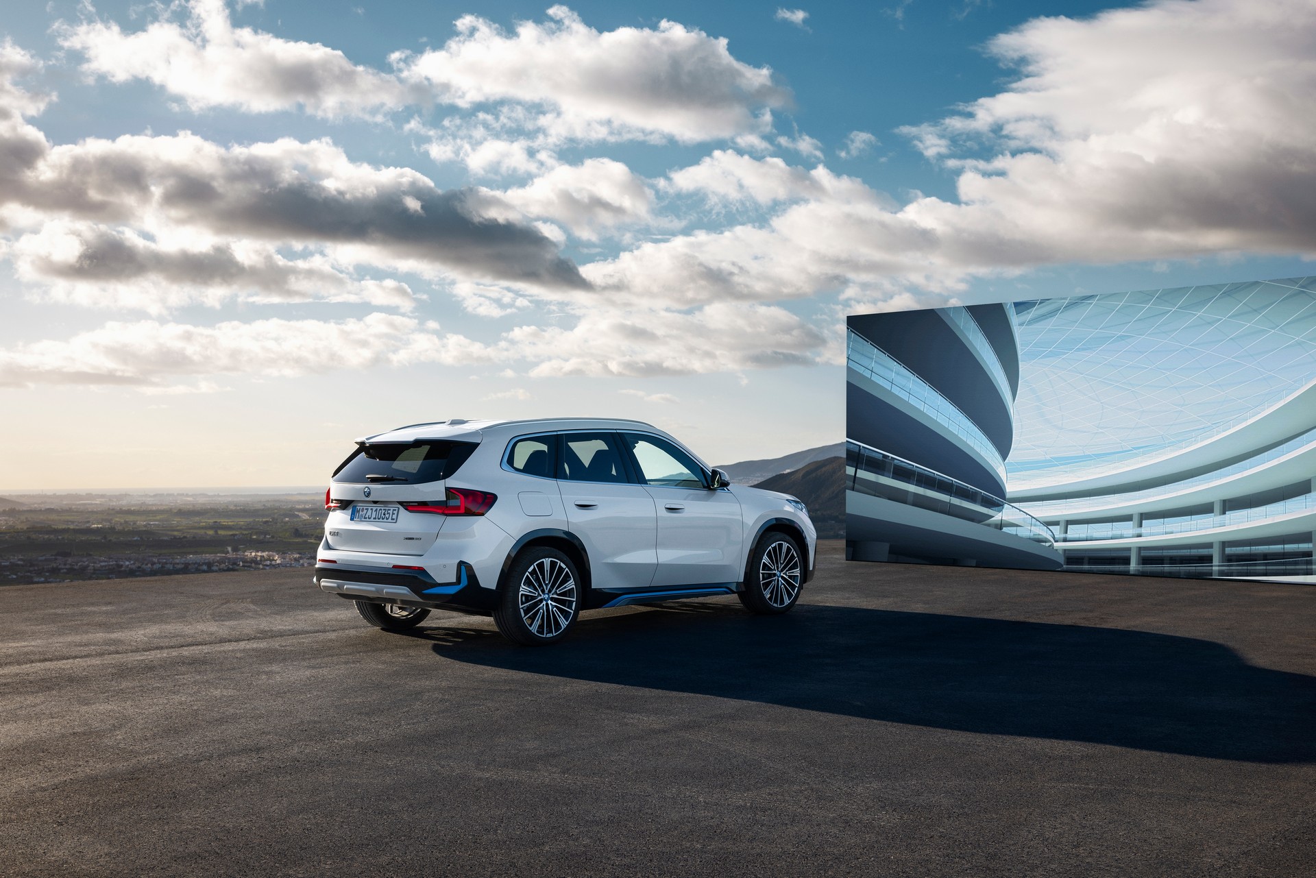 Download 2023 BMW iX1 xDrive30 - Rear Three-Quarter HD Wallpaper 1920x1281 #34