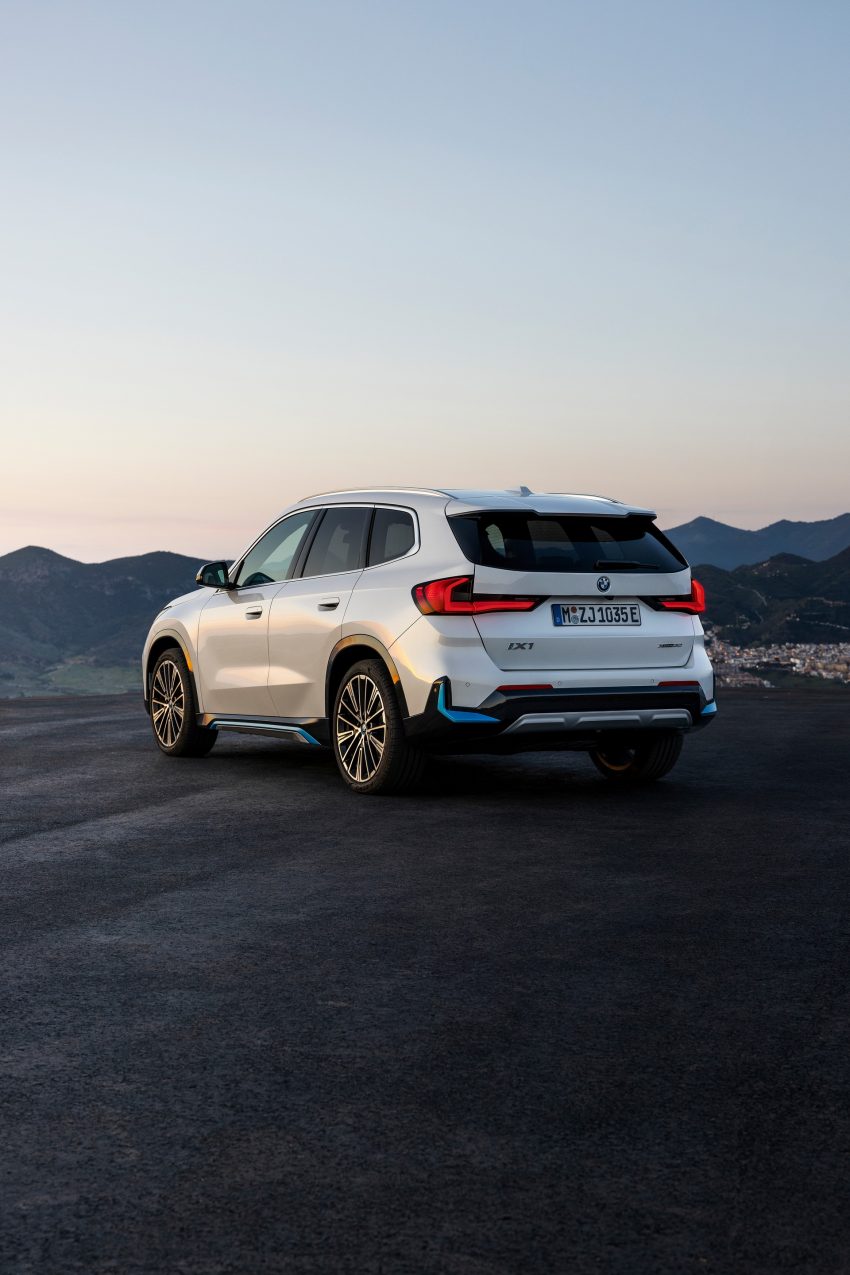 2023 BMW iX1 xDrive30 - Rear Three-Quarter Phone Wallpaper 850x1275 #41