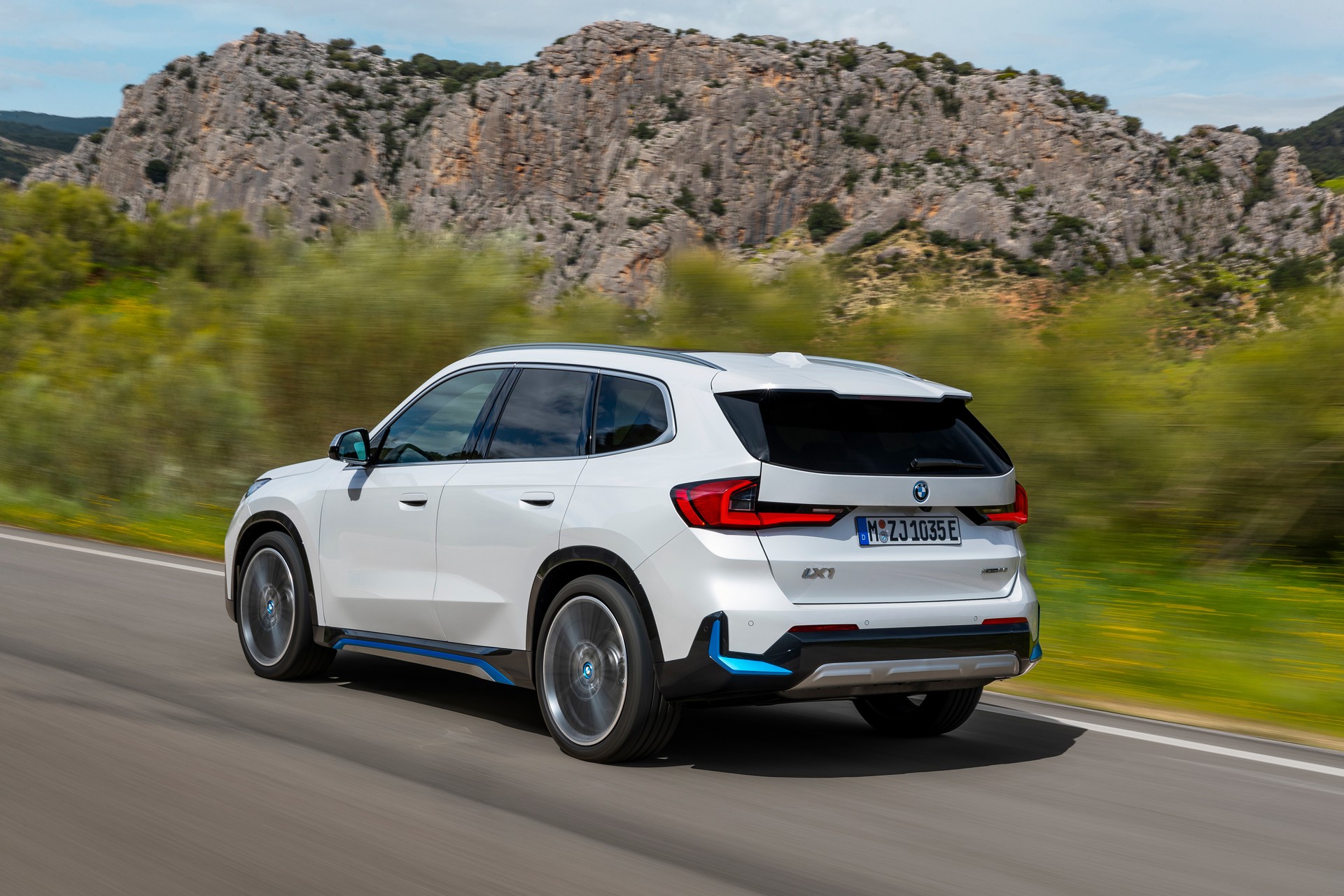 Download 2023 BMW iX1 xDrive30 - Rear Three-Quarter HD Wallpaper 1920x1280 #5