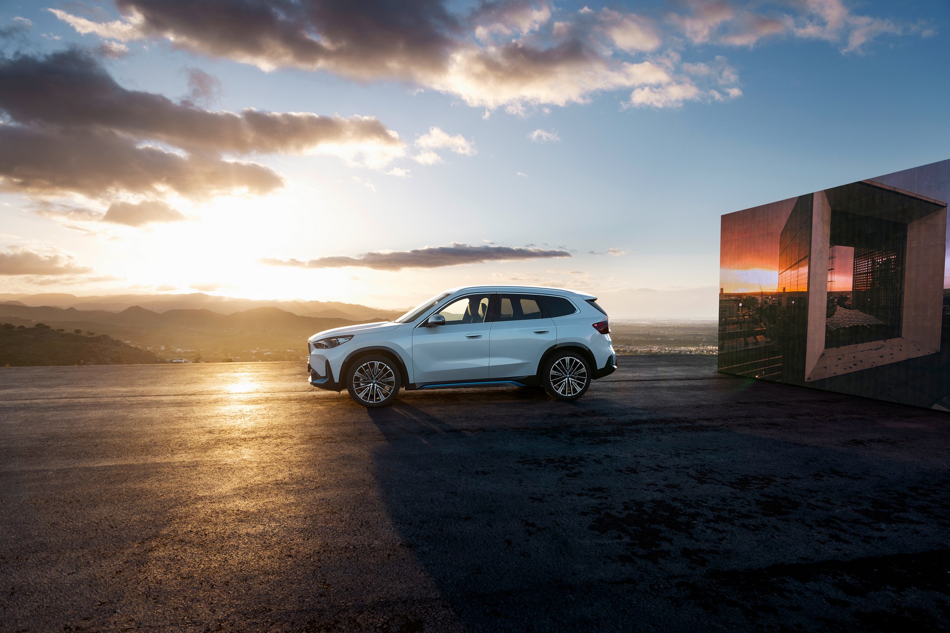 Download 2023 BMW iX1 xDrive30 - Side HD Wallpaper 1920x1281 #37