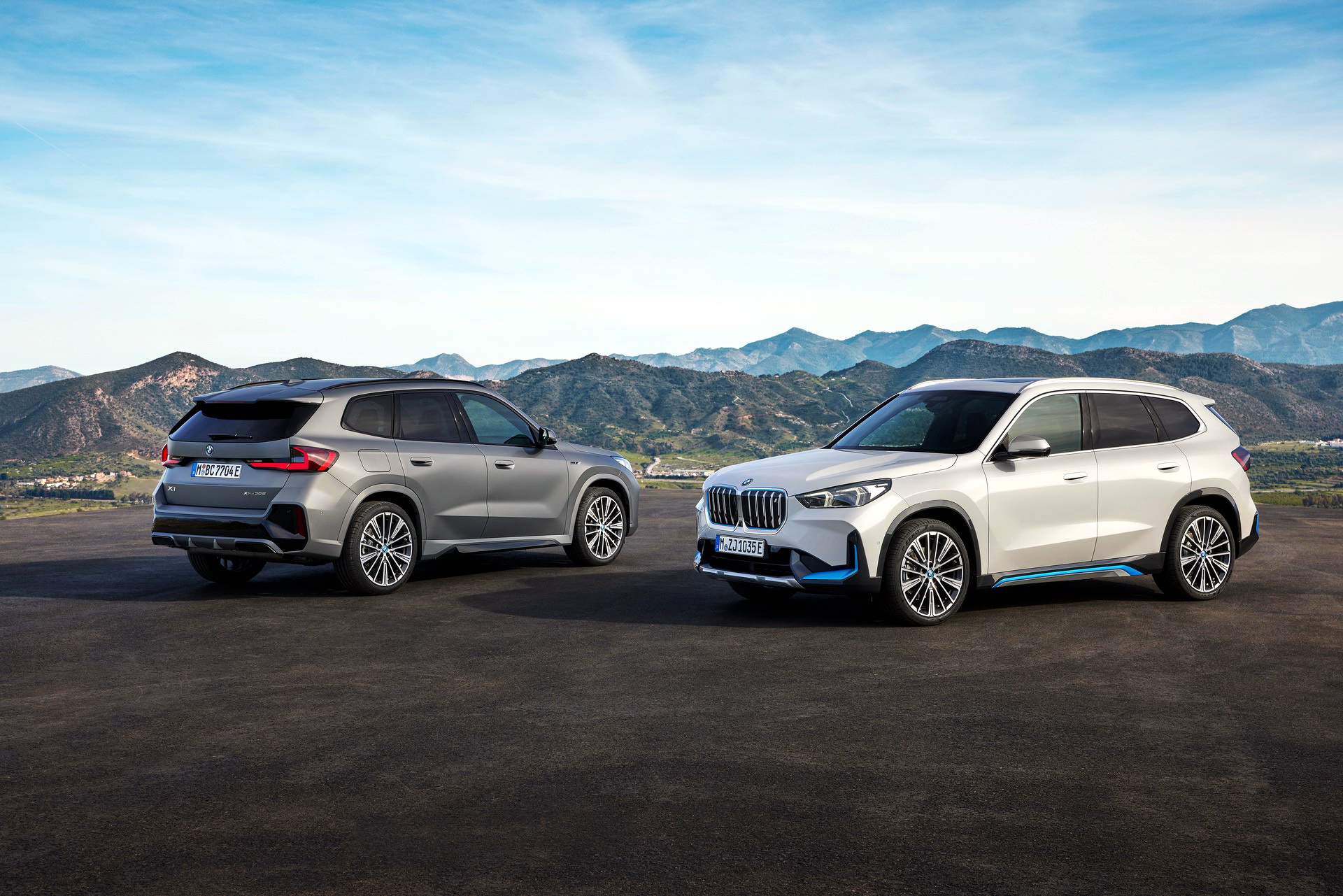 Download 2023 BMW iX1 xDrive30 and X1 xDrive30e HD Wallpaper 1920x1281 #28