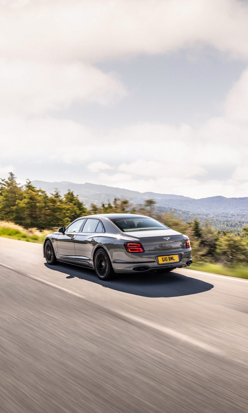 2023 Bentley Flying Spur S - Rear Three-Quarter Phone Wallpaper 850x1417 #4