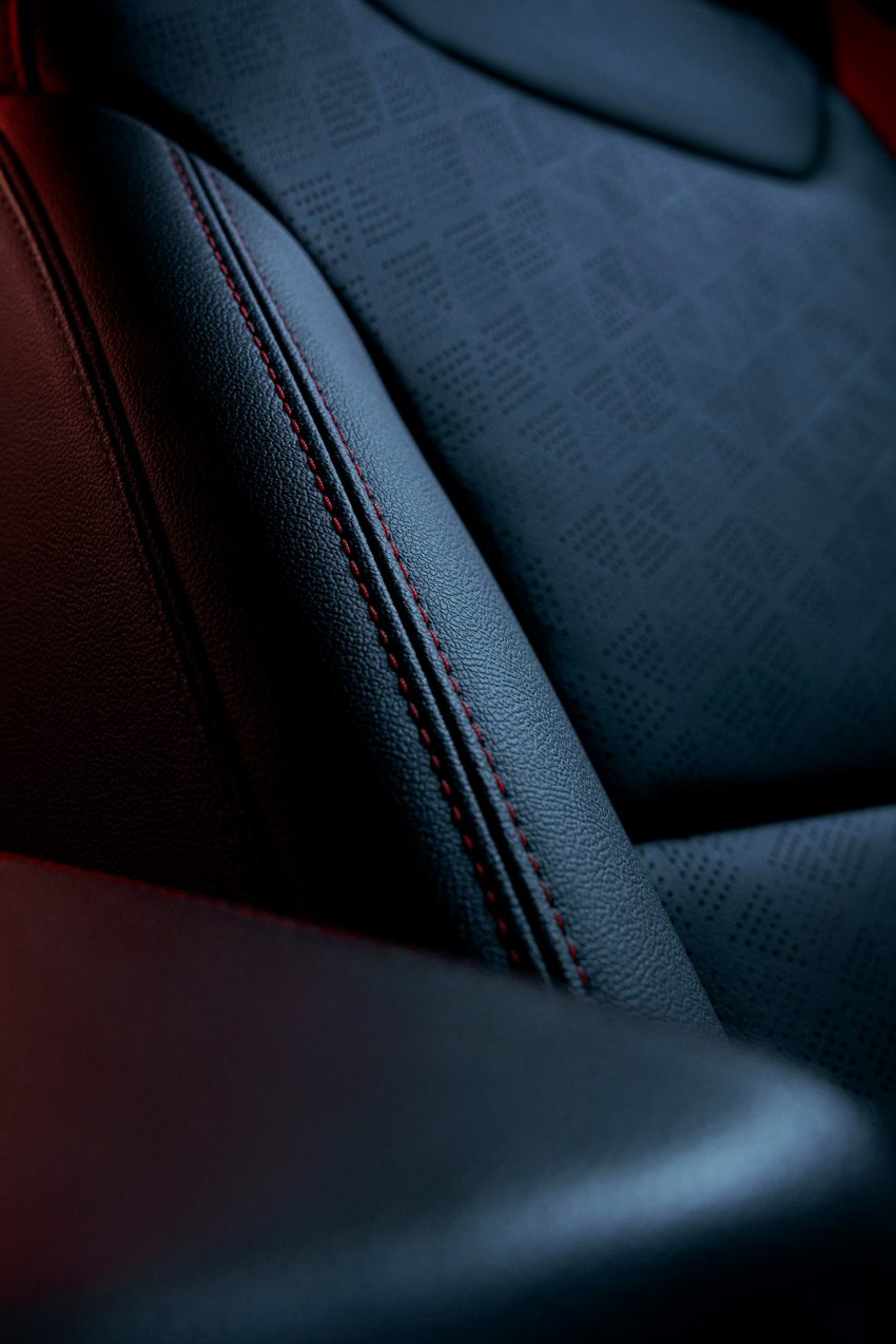 2023 Chevrolet Bolt EUV Redline Edition - Interior, Seats Phone Wallpaper 850x1274 #7