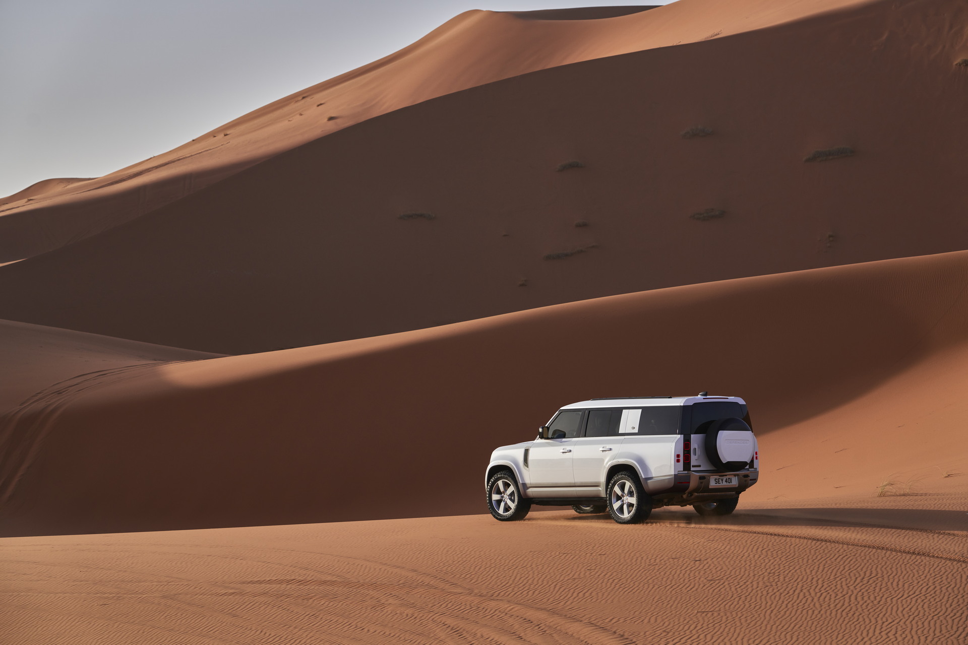 Download 2023 Land Rover Defender 130 - Rear Three-Quarter HD Wallpaper 1920x1280 #12