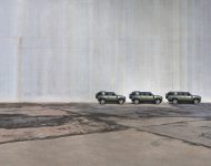 2023 Land Rover Defender 130 - Side Wallpaper 190x150