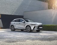 2023 Lexus RX 450h+ - Front Three-Quarter Wallpaper 190x150