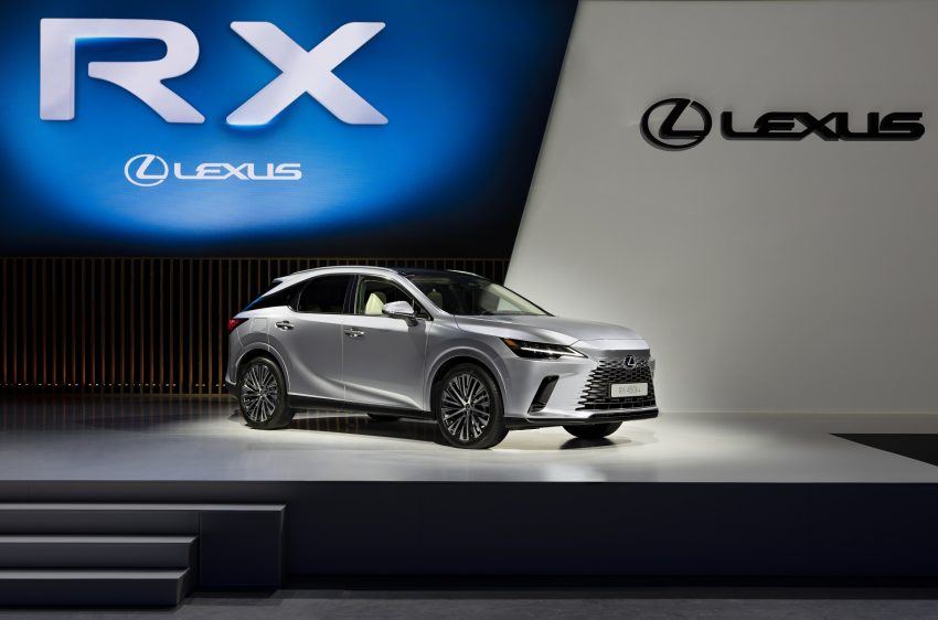 2023 Lexus RX 450h+ - Front Three-Quarter Wallpaper 850x562 #10