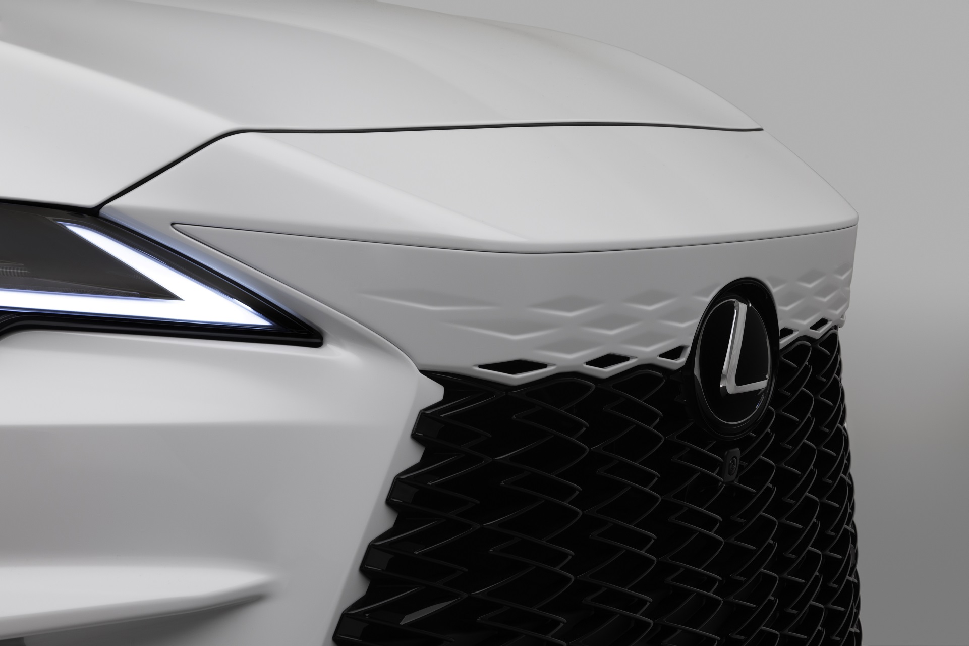 Download 2023 Lexus RX 500h F Sport - Grille HD Wallpaper 1921x1280 #26