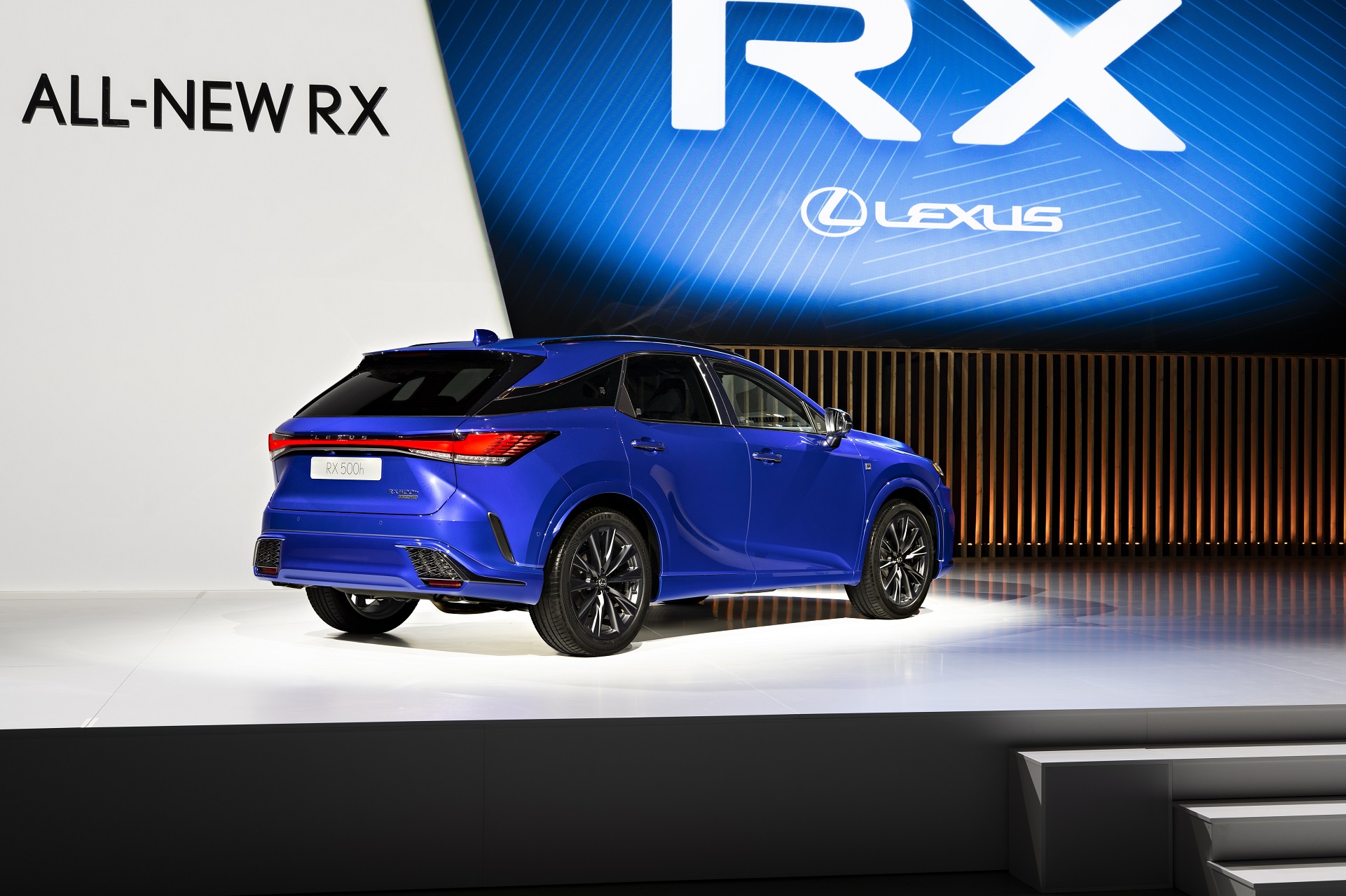 Download 2023 Lexus RX 500h F Sport - Rear Three-Quarter HD Wallpaper 1921x1280 #47