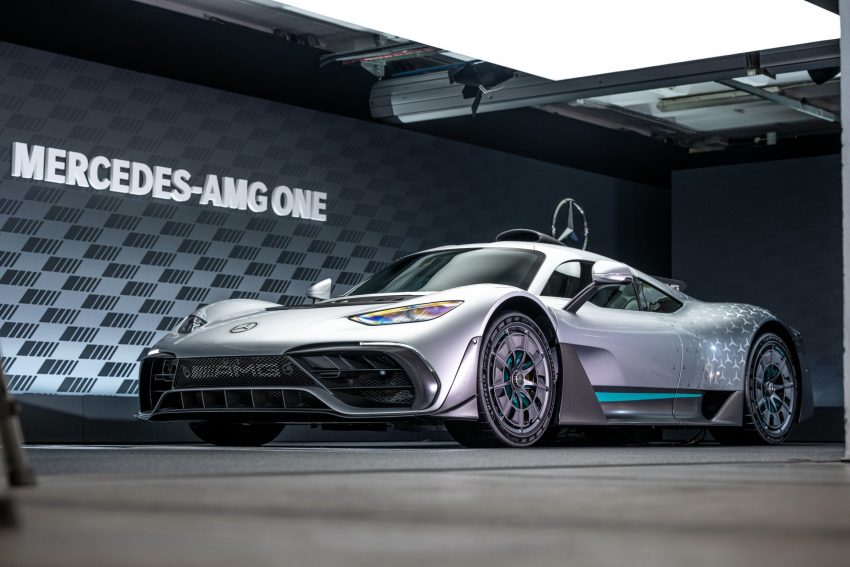 2023 Mercedes-AMG ONE - Front Three-Quarter Wallpaper 850x567 #25