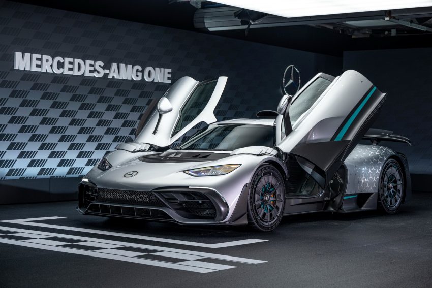 2023 Mercedes-AMG ONE - Front Three-Quarter Wallpaper 850x567 #26