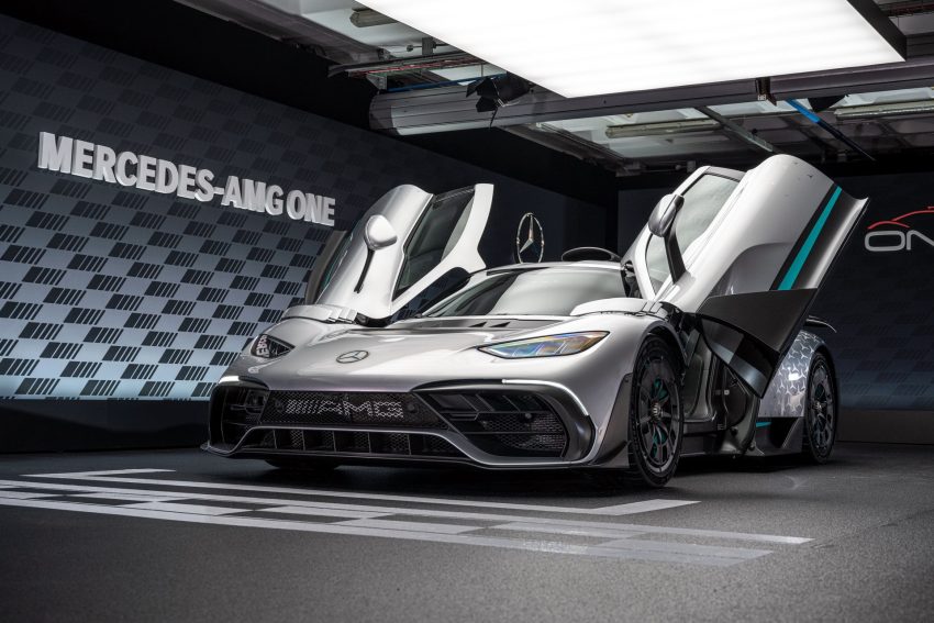 2023 Mercedes-AMG ONE - Front Three-Quarter Wallpaper 850x567 #38