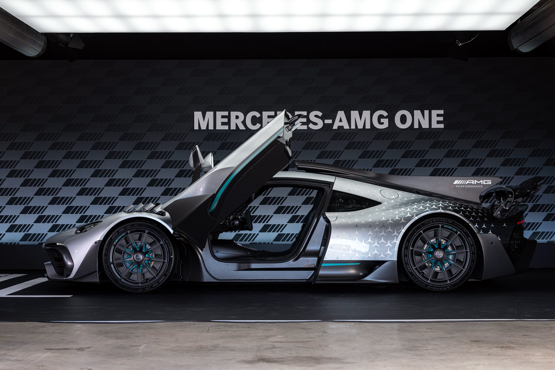 Download 2023 Mercedes-AMG ONE - Side HD Wallpaper 1920x1280 #36