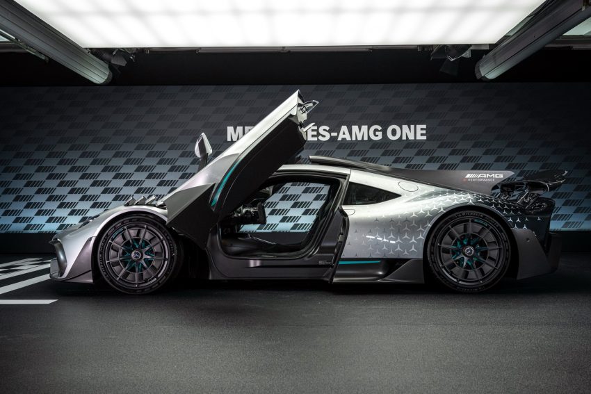 2023 Mercedes-AMG ONE - Side Wallpaper 850x567 #24